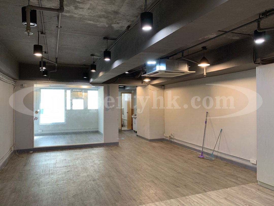 (分類:)位於 。 由 jasonng_office.leasing 提交(商品編號 1357157567,圖片 1)。簡介: 。