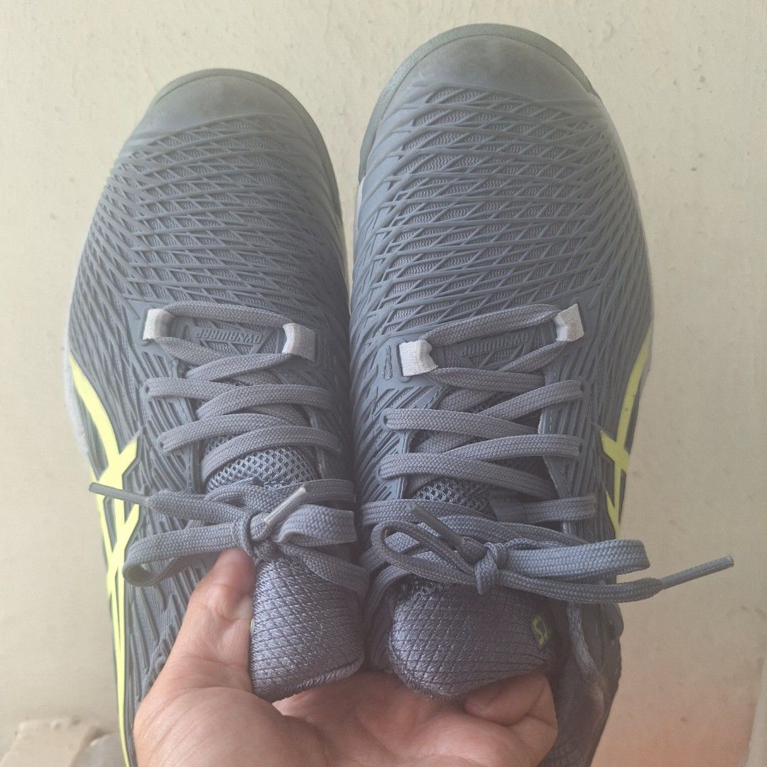 Asics Mens Solution Speed FF 2 Steel Blue/Hazard Green Tennis Shoes US8.5 (Category: Sneakers) located in Singapore. Submitted by colaschnoodle (Listing ID 1357095336, Image 1). Description: Well used and not for the fussy buyer, Functionality over condition. For the occasional player that don't play often yet want a sturdy shoes for protection for movement on court without spending alot..
