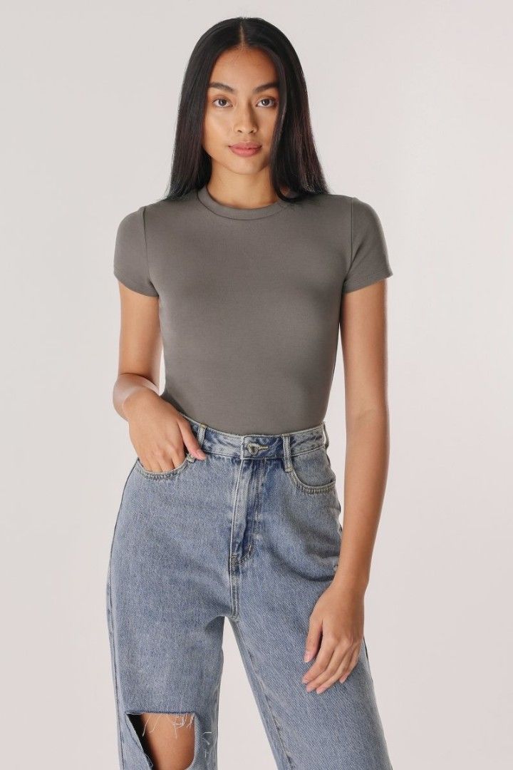 BBT BASIC CREW NECK - REGULAR (ASH GREY) (Category: Other Tops) located in Singapore. Submitted by rainbowponies (Listing ID 1356986494, Image 1). Description: brand new in bag other colours avail.
