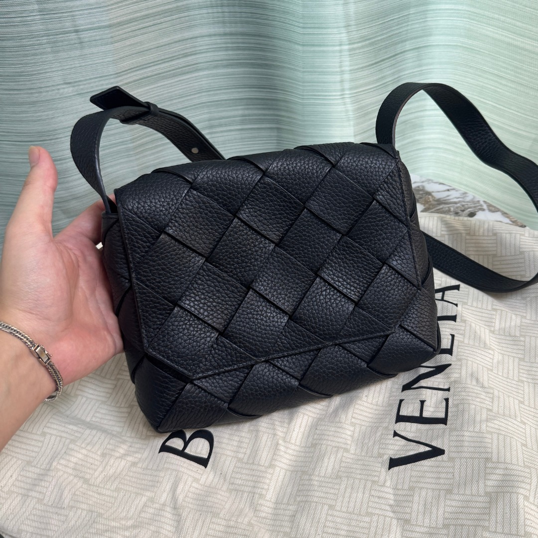 BOTTEGA VENETA 25S DIAGO 22 IN BLACK CALFSKIN SILVER HARDWARE