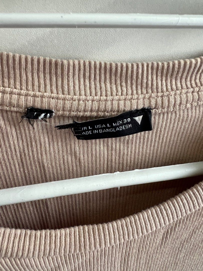 Brown longsleeves bodysuit (Category: Longsleeves) located in Bulacan. Submitted by lezzdeclutter (Listing ID 1357091527, Image 3). Description: Can fit Medium to Large Personal fave ✨💯 NO Flaws Rfs: decluttering since i’m now pregnant 📍Malolos, Bulacan.