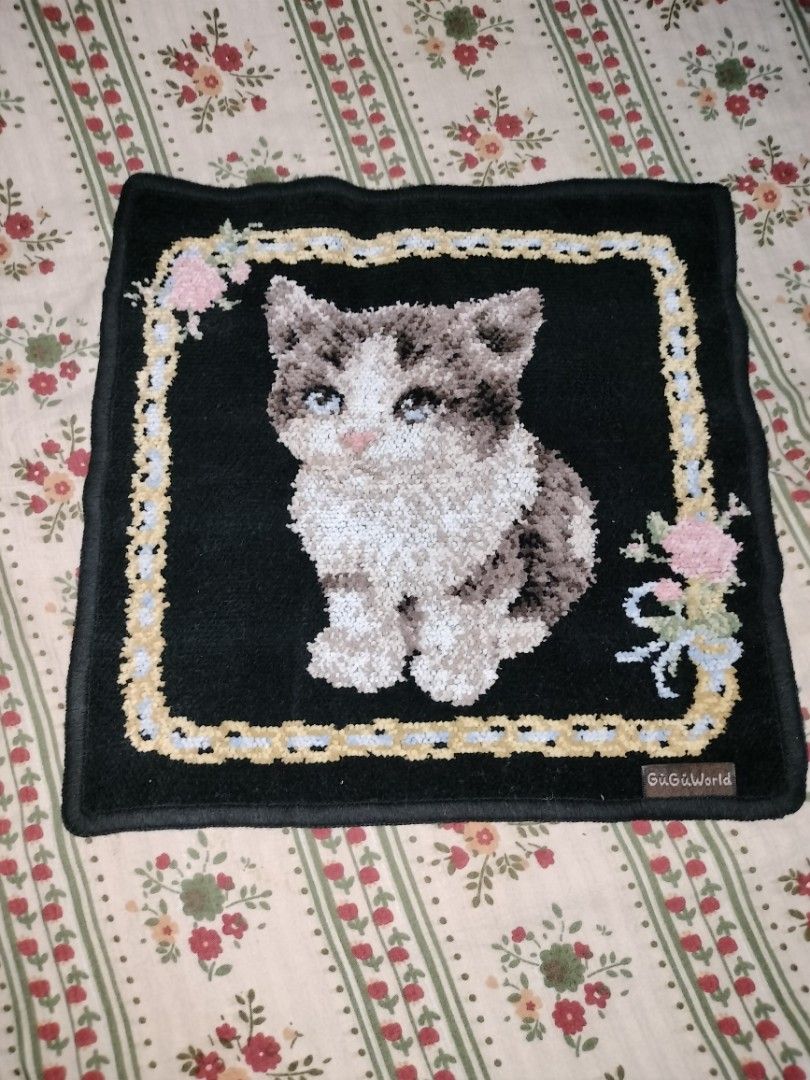 Cat Mini Towel (Category: Towels, Napkins & Holders) located in Quezon City. Submitted by micopioken (Listing ID 1357108870, Image 1). Description: Japan Item.