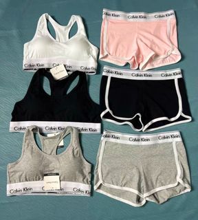 (Category: ) located in . Submitted by fashion.luxe (Listing ID 1357093601, Image 1). Description: .