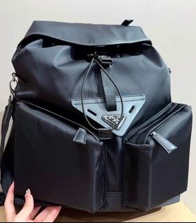 (Category: ) located in . Submitted by fashion.luxe.collection (Listing ID 1357081715, Image 1). Description: .