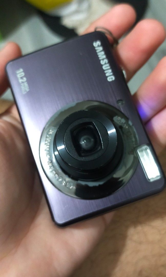 Digicam PL50 Samsung (Category: Cameras) located in Manila. Submitted by gaaaabuu (Listing ID 1357007360, Image 2). Description: minimal issue w like d3ad pixels sa lcd and may parang may vignette sa mismomg cam pero kapag nakazoom na 1.5x is wala naman (pls see picture below) Details: - 10.2 mp - 3x optical zoom - Body cosmetics 7/10 - flash, zoom in/out and buttons are all working Inclusion - Unit - Battery - SD Card - Charger Note: •No returns