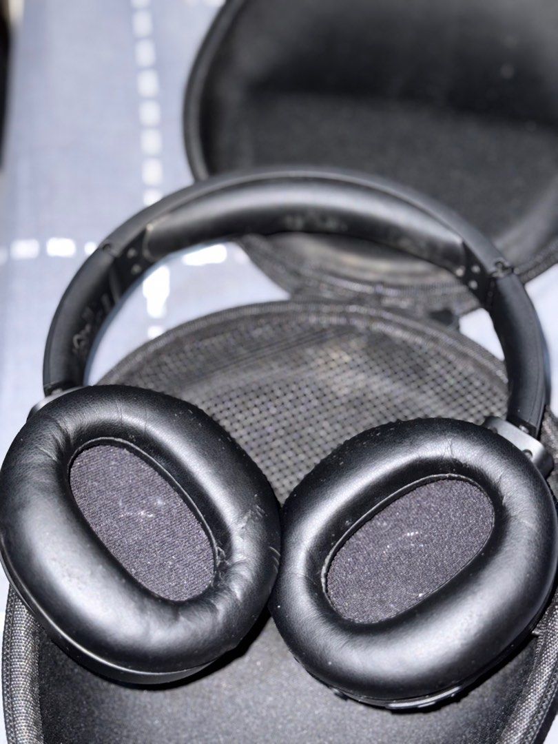 edifier w820nb plus (Category: Headphones & Headsets) located in Alicia. Submitted by declutterthingz_1 (Listing ID 1357112005, Image 3). Description: nasa pic na issue.