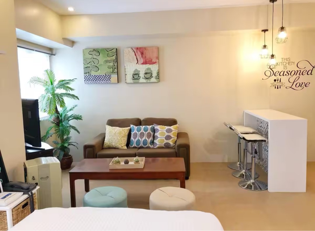 (Category: ) located in . Submitted by babyandmommapreloved (Listing ID 1357089671, Image 1). Description: .