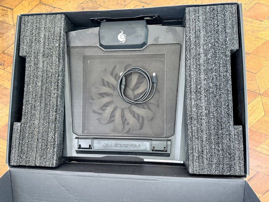 Gaming Laptop Cooler (Category: In-Game Products) located in Paranaque City. Submitted by ohsofancy777 (Listing ID 1357003981, Image 2). Description: RFS: Upgraded to desk top..