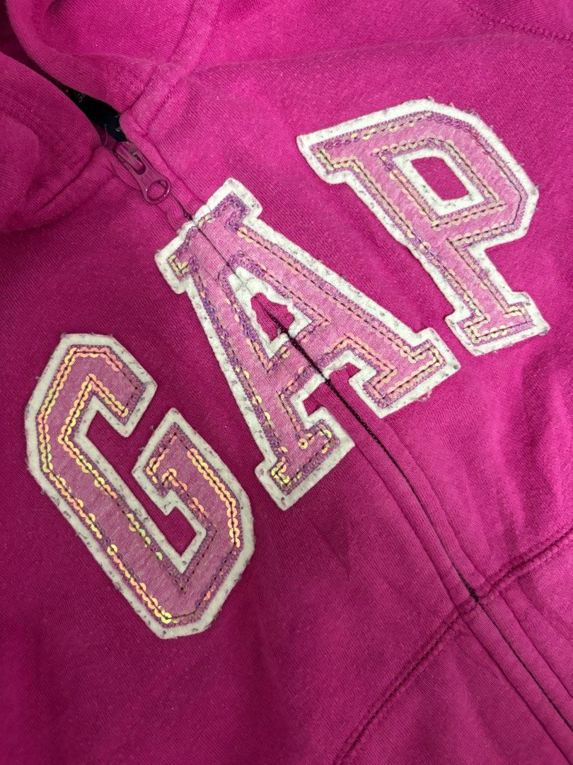 GAP JACKET (Category: Coats, Jackets and Outerwear) located in Singapore. Submitted by cl0setcleanout (Listing ID 1357115230, Image 2). Description: AUTHENTIC GAP! super cute the sequence 😍 , price & meetups can be discussed again!.