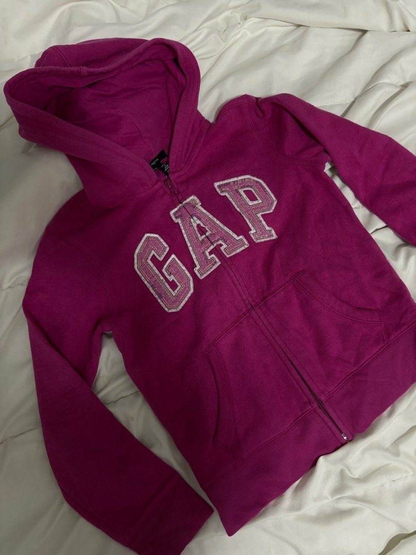 GAP JACKET (Category: Coats, Jackets and Outerwear) located in Singapore. Submitted by cl0setcleanout (Listing ID 1357115230, Image 1). Description: AUTHENTIC GAP! super cute the sequence 😍 , price & meetups can be discussed again!.