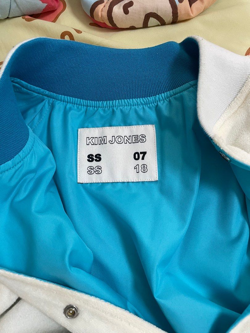 Jacket （分類：外套及戶外衣服）位於 Hong Kong。 由 mini.paul 提交（商品編號 1357032155，圖片 5）。簡介： 雙面毛巾外套，之前喺日本GU買。