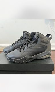 (Category: ) located in . Submitted by shopmycloset.6ix (Listing ID 1357175700, Image 1). Description: .