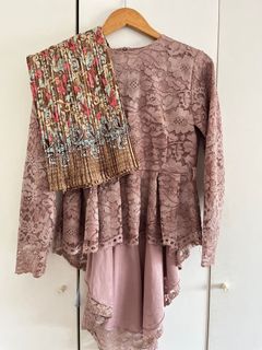 (Kategori: ) berada di . Dikirim oleh ____queen (ID iklan 1357042502, Gambar 1). Deskripsi: .