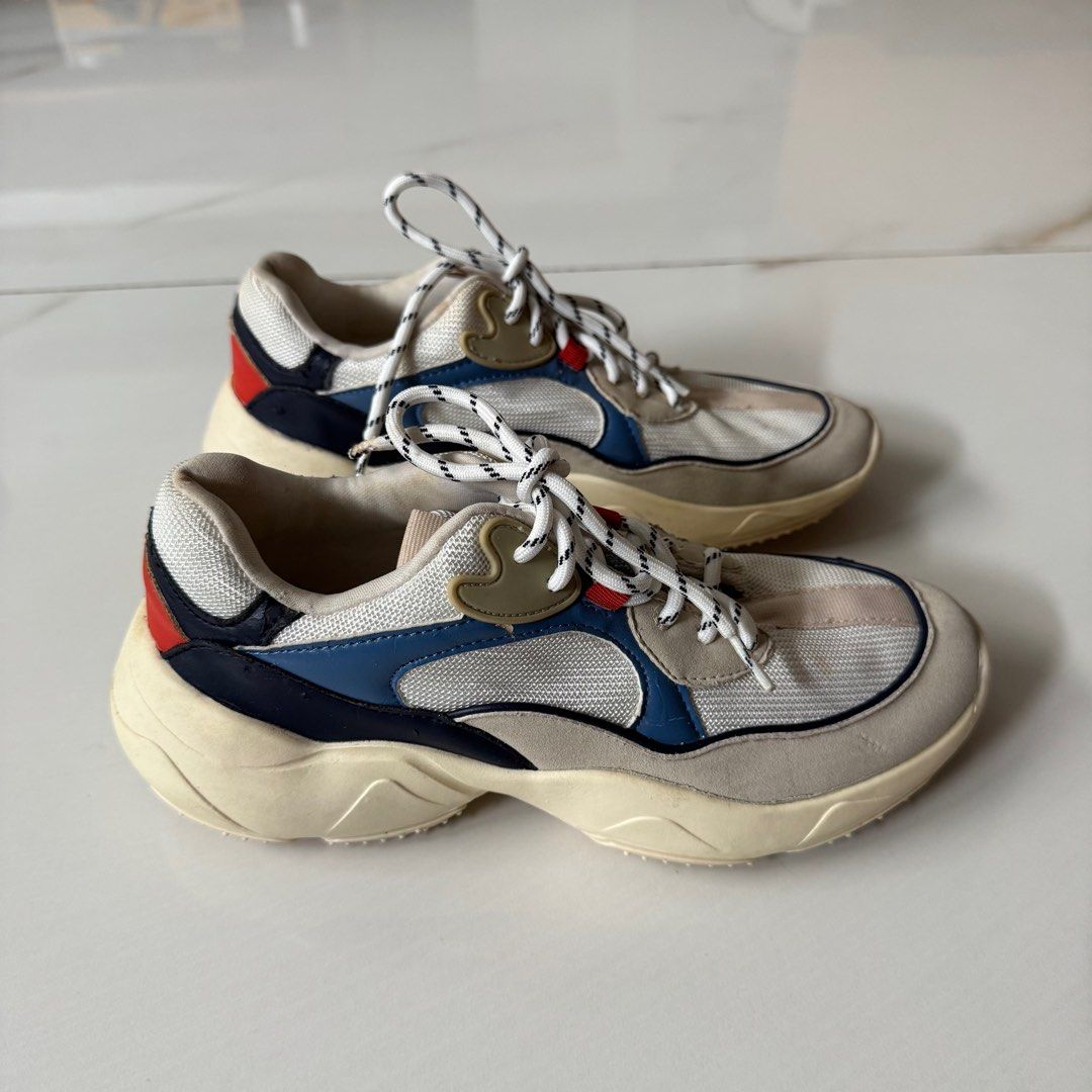 Mango Chunky Shoes (Category: Sneakers) located in Manila. Submitted by declutterzoneee (Listing ID 1357019416, Image 3). Description: Used once or twice but stored for a while.