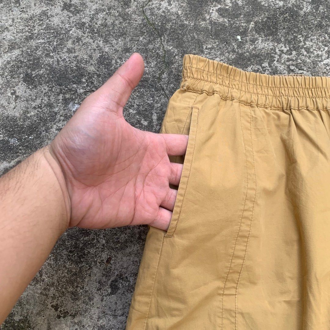 MOVE UP UTILITY JOGGERS (Category: Joggers) located in Manila. Submitted by rarefindslt (Listing ID 1357033065, Image 3). Description: MOVE UP UTILITY JOGGERS (SWIPE LEFT FOR MORE DETAILS..) M on tag in solid good condition rate! with tags, zipper and side pockets, solid cream brown color rate, can pass as new! no issue.