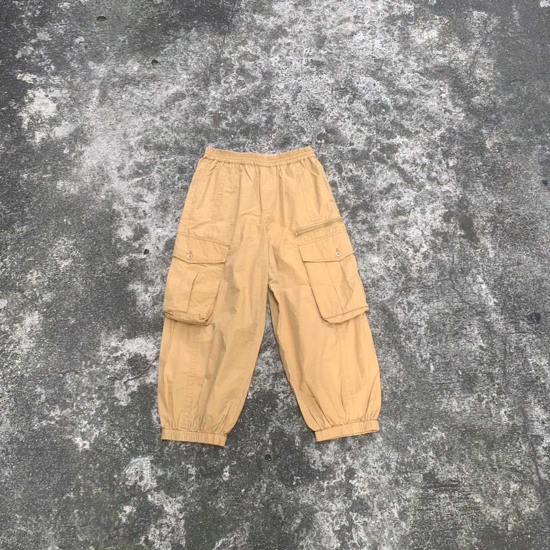 MOVE UP UTILITY JOGGERS (Category: Joggers) located in Manila. Submitted by rarefindslt (Listing ID 1357033065, Image 1). Description: MOVE UP UTILITY JOGGERS (SWIPE LEFT FOR MORE DETAILS..) M on tag in solid good condition rate! with tags, zipper and side pockets, solid cream brown color rate, can pass as new! no issue.