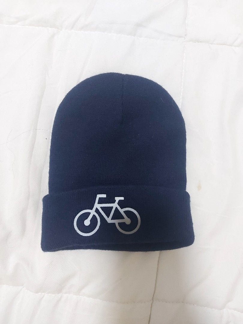 NAVY BLUE BEANIE WITH MINIMAL PRINT (Category: Caps & Hats) located in Manila. Submitted by anneeee_decluttering (Listing ID 1357155786, Image 1). Description: - can be styled with different outfits - rfs: decluttering - loc: QC.