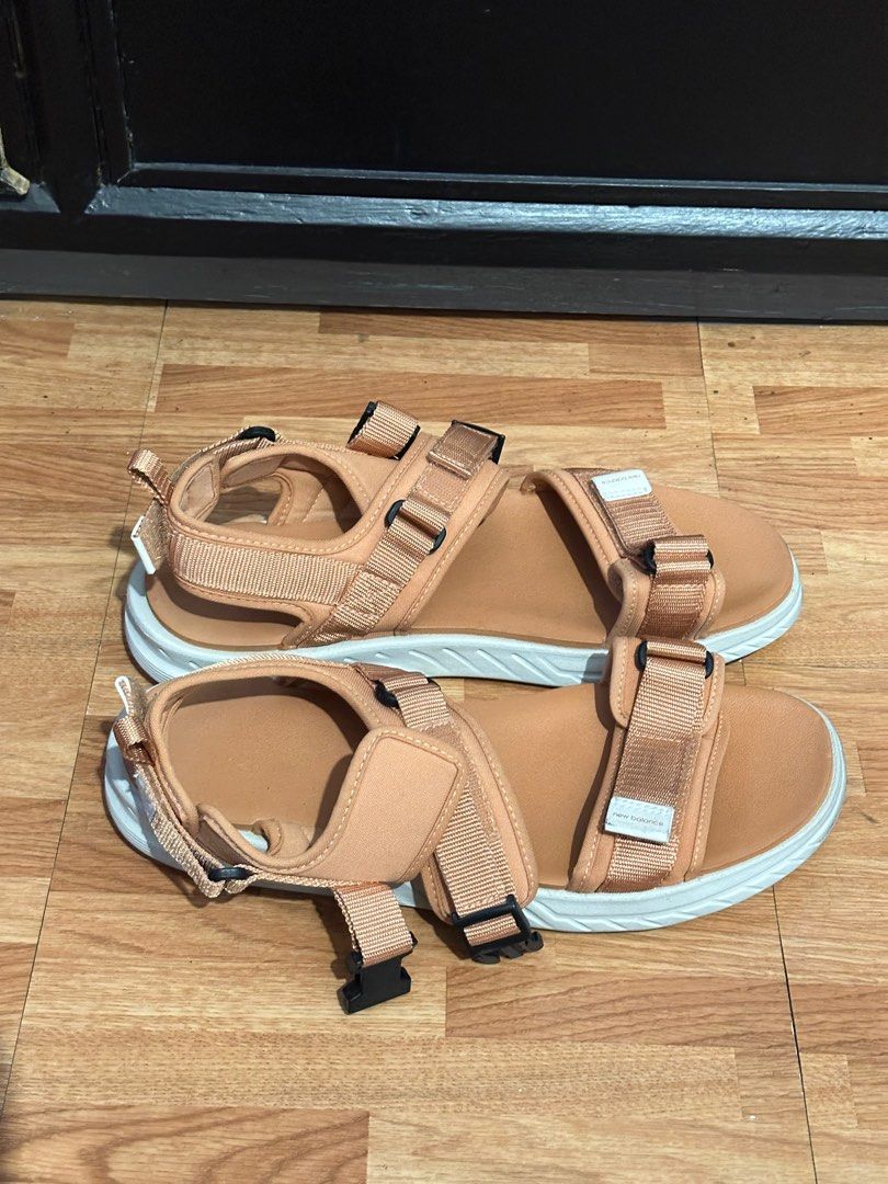 New Balance Sandals Peach (US11) (Category: Slippers & Slides) located in Imus. Submitted by jhsbdo (Listing ID 1357030829, Image 3). Description: New Balance Sandals Peach (US11).