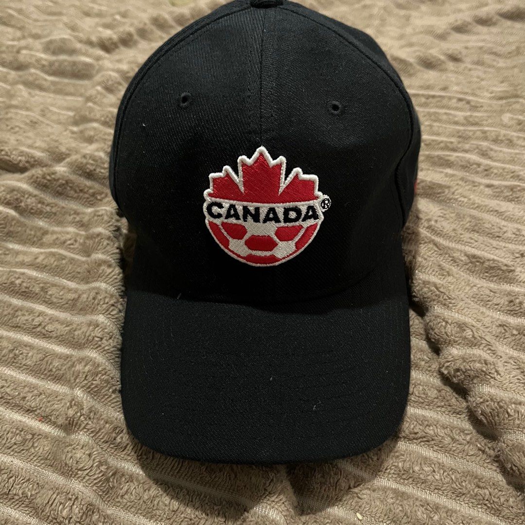 Nike Canada fitted cap (Category: Caps & Hats) located in San Fernando. Submitted by toki0 (Listing ID 1357061974, Image 2). Description: never used bought fr canada mop: gcash mod: jnt / ggx/ sdd loc: pampanga.