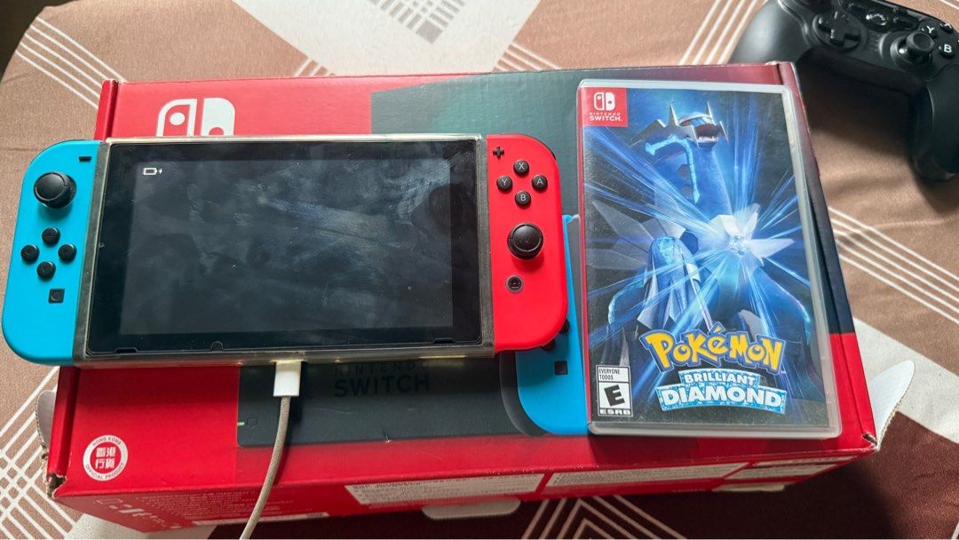 Nintendo Switch V2 (Category: Nintendo) located in Quezon City. Submitted by jonxiii (Listing ID 1357025028, Image 3). Description: Nintendo Switch 2 Complete accessories With box - Php 8,500 RFS: di na masyado nagagamit For sale separately Pokemon Brilliant Diamond - Php 1,200 Package = Php 9,000 nalang Meetup Pickup.