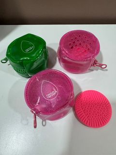 Official Beauty Blender Breathable Travel Case with Silicone Cleaning Pad
