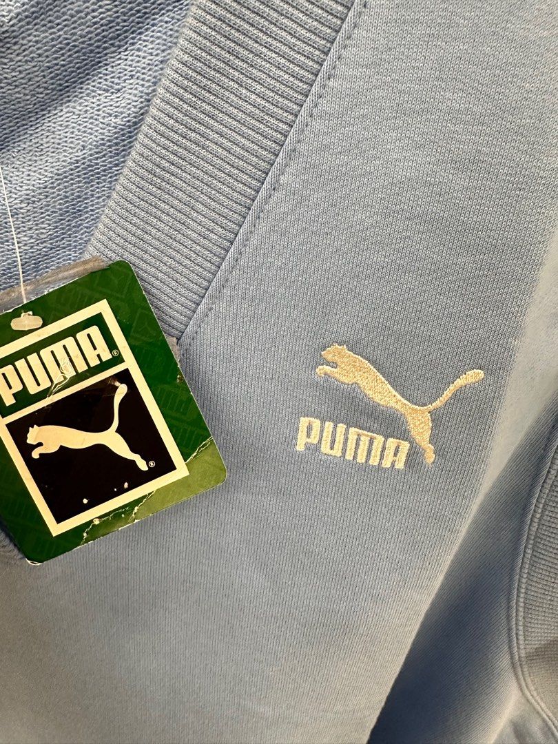 PUMA CLASSIC V-NECK VEST SIZE XL (Category: Vests) located in Mandaluyong City. Submitted by Mshy09 (Listing ID 1357082447, Image 3). Description: Sky blue Color Original Brandnew.