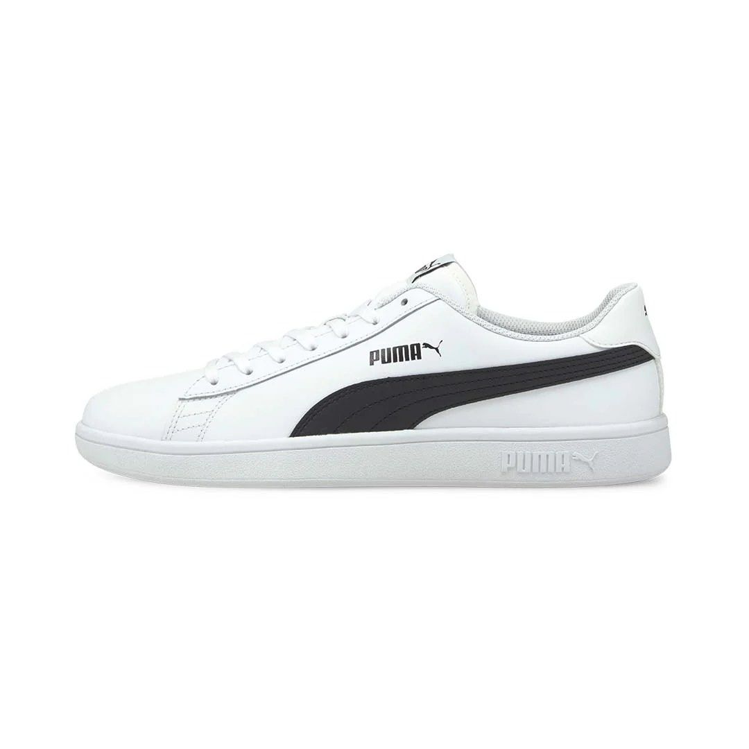 Puma Smash V2 L (Category: Sneakers) located in Manila. Submitted by saintizzy (Listing ID 1357173358, Image 3). Description: 🏷️ 38 👟 Got this for 3,100 (steal price alr) 👟 Slightly nego 👟 Good condition 👟Comfortable!! 👟 Includes puma shoebox 👟 RFS: Don’t use them anymore .