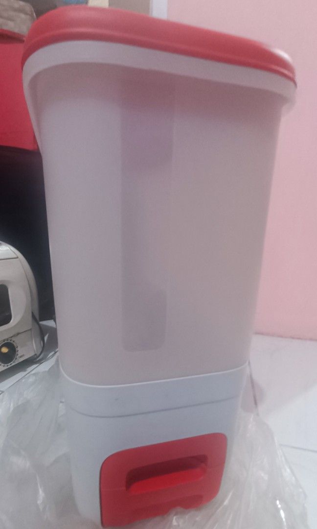 Rice Dispenser (Category: Pitchers & Dispensers) located in Quezon City. Submitted by loveprelovedshop (Listing ID 1357042445, Image 2). Description: no flaw.