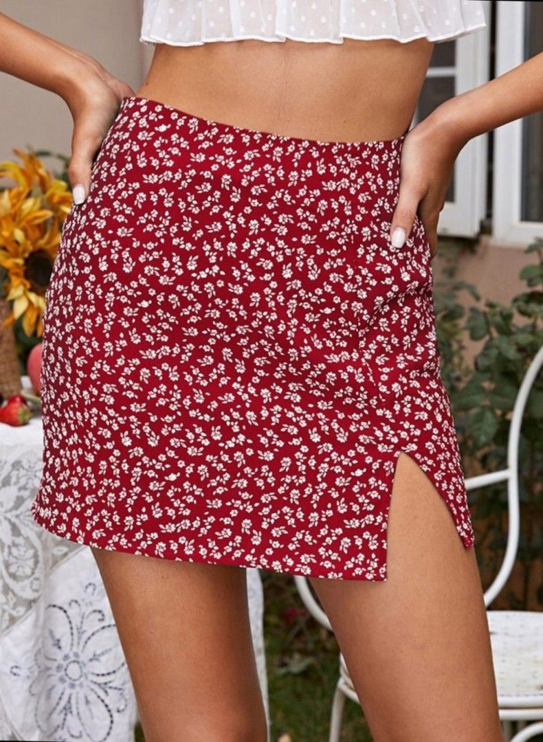SHEIN Floral Split Hem Straight Skirt (Category: Skirts) located in Cavite. Submitted by clutterbug15 (Listing ID 1357122797, Image 1). Description: very cute in actual. Can fit L-XL. Php 150.00 each Available Color: - Red - Green.