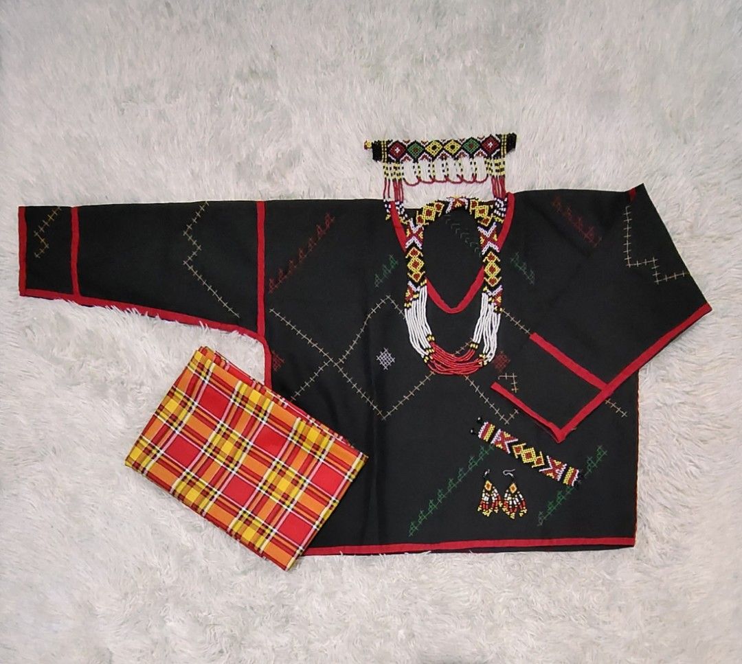 T'boli Costume For rent! (Category: Traditional & Ethnic wear) located in Candelaria. Submitted by marga_42 (Listing ID 1357132288, Image 1). Description: ⚜️T'boli Traditional costumes for woman CODE: TW2180 ✅3 stocks ‼️FOR RENT ONLY‼️ SIZE: S-M Adult Fits Teen-Adult Inclusions: Headress Top Necklace Bracelet Earrings MALONG ✅ First to pay basis❗ ✅We accept early reservation ❗ 📌Rent fee _500php plus security deposit __500php ✅RENTAL FEE plus SEC
