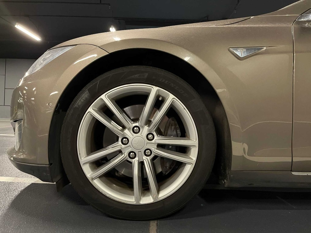 Tesla Model S 70D Auto62863132332290114