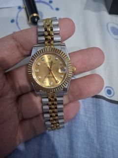 (Category: ) located in . Submitted by Declutterbags (Listing ID 1357126127, Image 1). Description: .