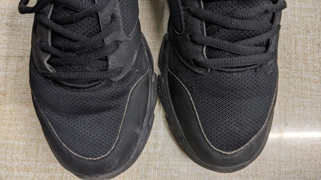 XTEP Running Shoes (Category: Sneakers) located in Naga. Submitted by sherahmaeee (Listing ID 1357044919, Image 3). Description: US 9 EUR 42 UK 8 PM for more pictures. Price is negotiable sf shouldered by the buyer.