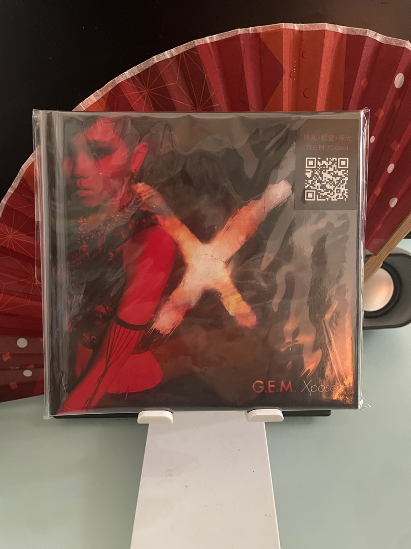 90%新 鄧紫棋 GEM Xposed 曝光 cd專輯 港版 碟面輕微使用痕跡 播放正常 保存良好 連原廠貼紙, 興趣及遊戲, 音樂、樂器 ...