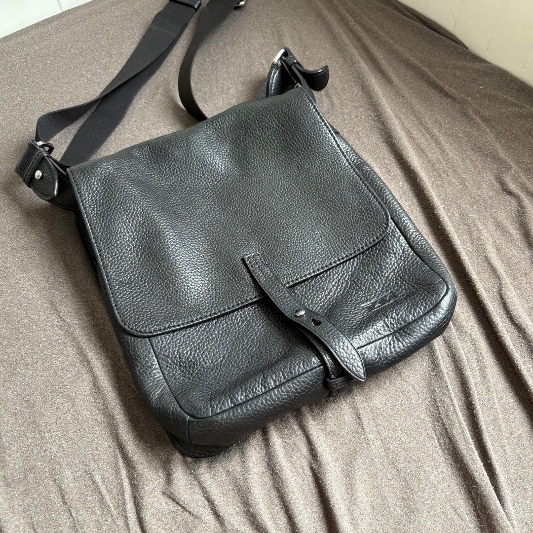 CLEARANCE ❗️Authentic Tumi Leather Crossbody (Category: Luxury Bags & Wallets) located in Manila. Submitted by snatchmybag (Listing ID 1357377714, Image 1). Description: .