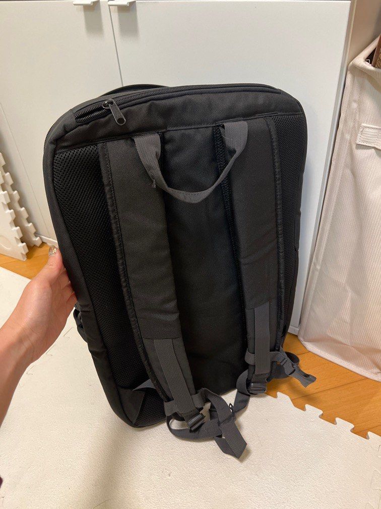 Backpack （分類：背包）位於 Hong Kong。 由 natsglow 提交（商品編號 1357336222，圖片 3）。簡介： 實用backpack。