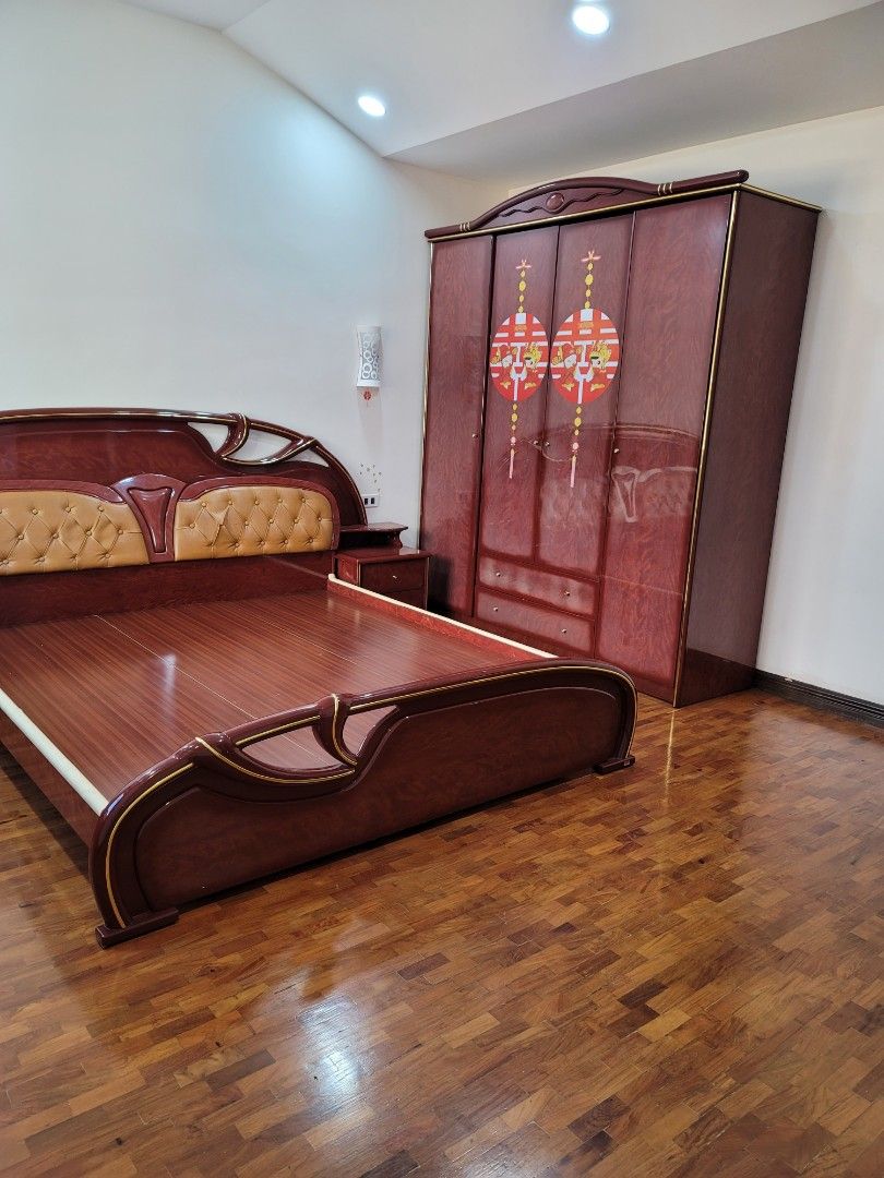 Bed and wardrobe (Category: Bed Frames & Mattresses) located in Manila. Submitted by uys958 (Listing ID 1357188095, Image 3). Description: king size bed side table 4-door wardrobe.