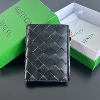 (Category: ) located in . Submitted by shopaholic-anonymous (Listing ID 1332861673, Image 1). Description: .