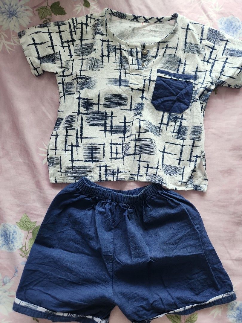 Boy Set (Category: Babies & Kids Fashion) located in Singapore. Submitted by babythaddeus (Listing ID 1357200736, Image 1). Description: Can fit 3-6 years old.