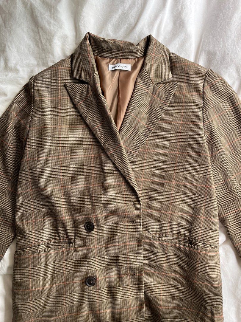 Brown Plaid Oversized Blazer from Japan (Category: Coats, Jackets and Outerwear) located in Taguig. Submitted by thewalcott (Listing ID 1357282393, Image 3). Description: .