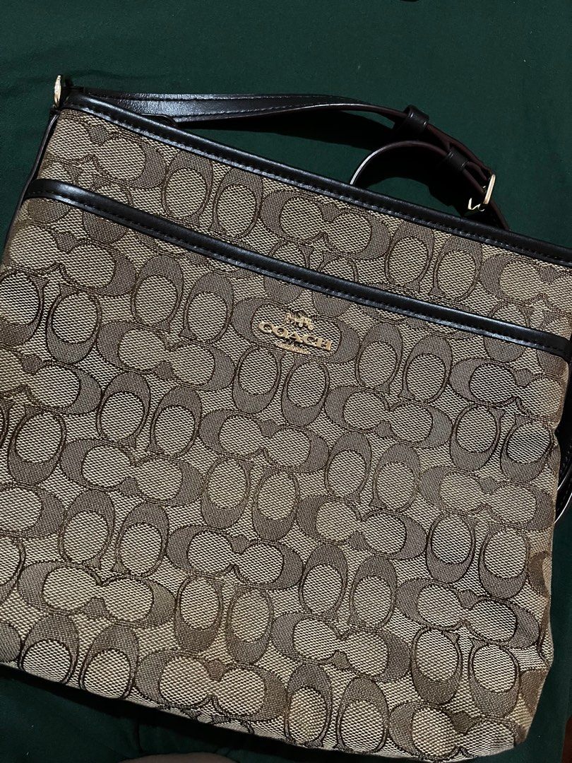 Coach Sling bag Original (Category: Luxury Bags & Wallets) located in Pasay City. Submitted by Simplethings (Listing ID 1357346250, Image 1). Description: Original. No damage. Coach No. f1979-F29960 Rfs: Decluttering, saving up Payment via gcash Price is fixed (delivery already included in the price) Delivery via lbc, will be able to ship on weekends .