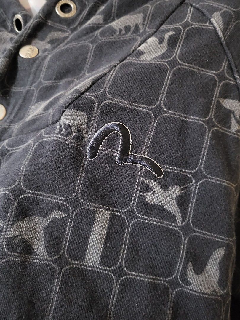 Evisu Jacket (Category: Coats, Jackets and Outerwear) located in Baguio. Submitted by smolcy (Listing ID 1357294852, Image 2). Description: Evisu Genes Jacket Medium to Semi Large Issue is walang tali hood lagyan niyo nalang.