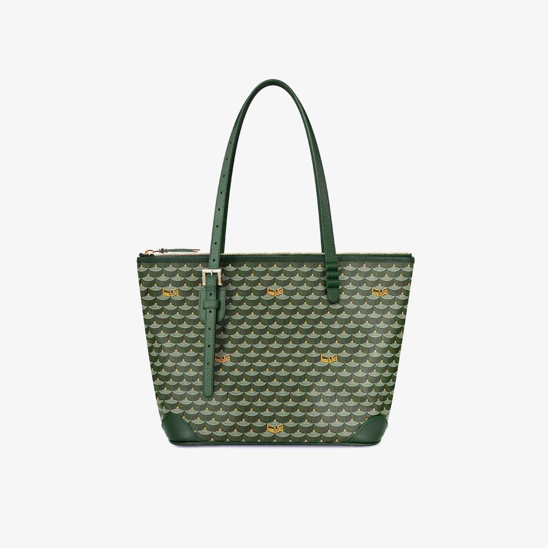 Faure Le Page - Daily Battle 27 Zip (Category: Luxury Bags & Wallets) located in Paranaque City. Submitted by preloved2026 (Listing ID 1357343414, Image 1). Description: Faure Le Page Daily Battle 27 Zip Used Twice Empire Green - Scale Canvas & Calfskin Leather RFS - Not being Used Original Price - P90k+ Bought from FLP Greenbelt Complete Inclusions 🖌 All AUTHENTIC unless otherwise stated 🚫 1 Day Reservation 🚫 Last Price Posted 🔅 Mode of Paym