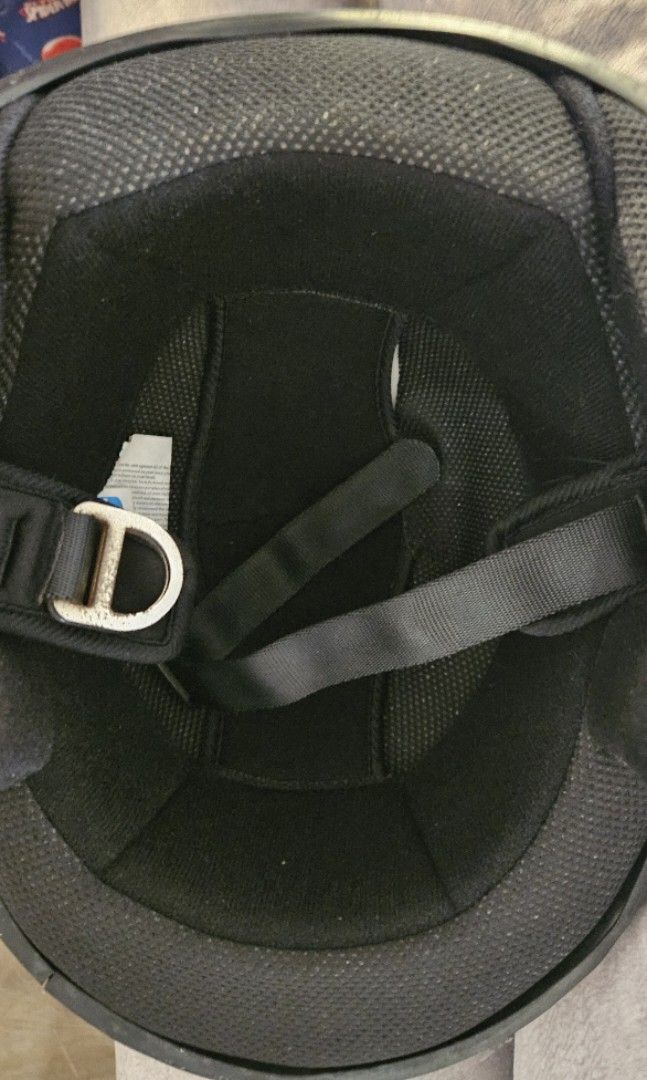 Helmets (Category: Motorcycle Apparel) located in Singapore. Submitted by gentlewolf_e3d4cd (Listing ID 1357208950, Image 3). Description: Selling off both helmets as not riding anymore. no smell . just abit of scratches. good condition. take both helmets for $50..