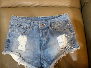 (Category: ) located in . Submitted by kiaraadodo (Listing ID 1357358024, Image 1). Description: .