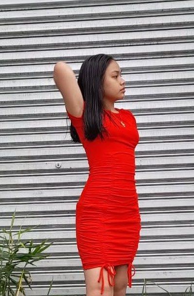 H&M red dress (Category: Dresses) located in Manila. Submitted by prelovedbyhya (Listing ID 1357249396, Image 2). Description: Size: Xs-M (stretchy kasi and na aadjust yung tali).