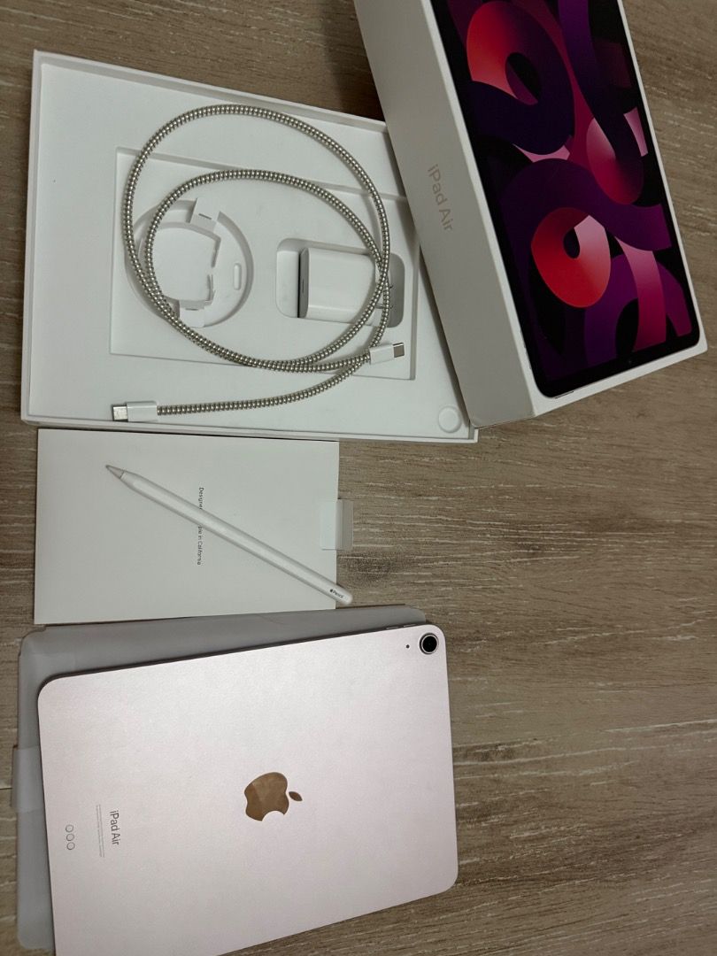 iPad Air (5th Generation) Wi-Fi 64GB PINK (Category: iPad) located in Paranaque City. Submitted by katl0 (Listing ID 1357233848, Image 1). Description: Bought July 2024 and was rarely used. RFS: will buy an iPad mini Condition: In top shape. Very minor scratches at the back. .