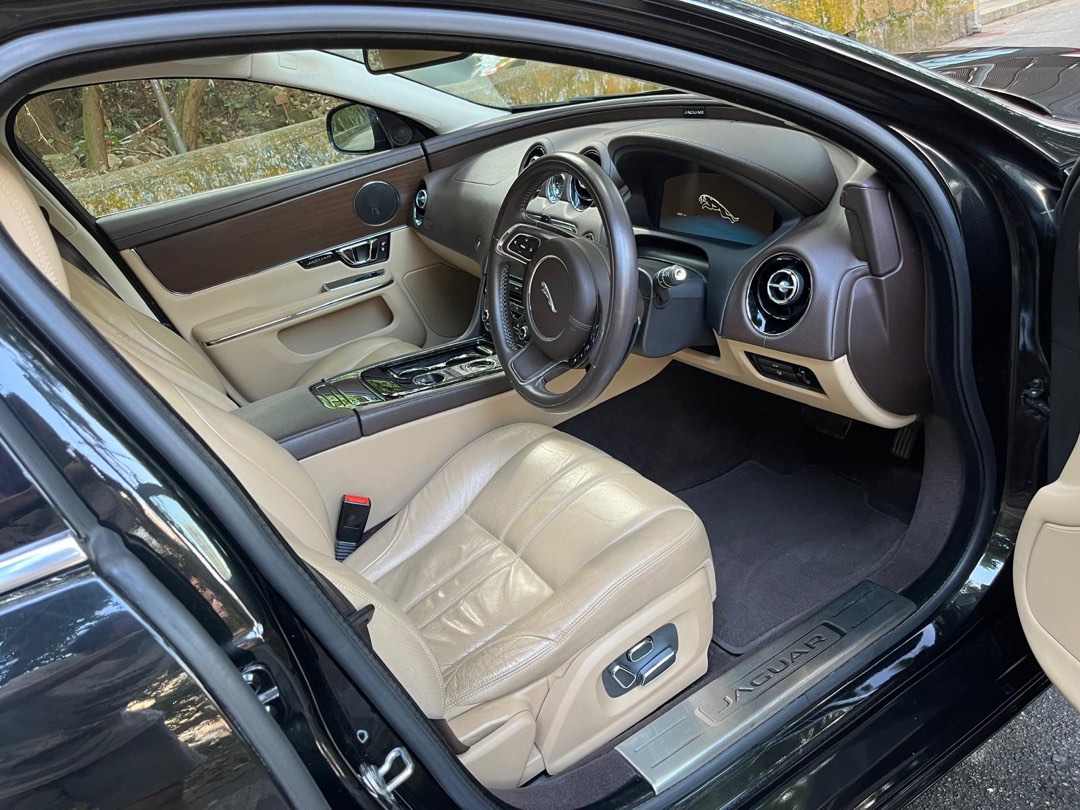 Jaguar XJ 2.0 Premium Luxury LWB Auto62863174908802113