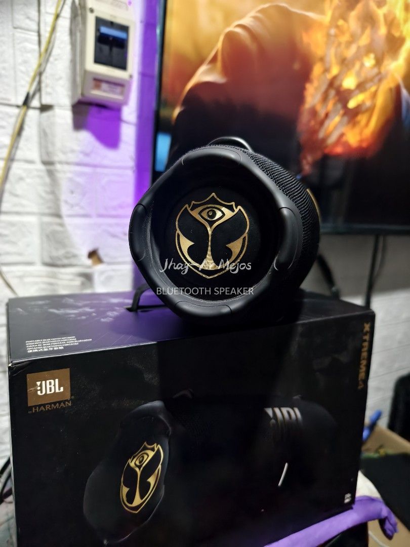 JBL EXTREME 4 TOMORROWLAND EDITION (Category: Soundbars, Speakers & Amplifiers) located in Quezon City. Submitted by jhaybl (Listing ID 1357329114, Image 3). Description: JBL EXTREME 4 TOMORROWLAND EDITION For sale 16k only fix price.. good as new..january lang na purchase.. makinis pa..complete accessories .. meet up qc or pick up.pwede cod persons nal rider with sf.pwede cod or cop LBC sa malalayo down lang pang shipping .. pm lang.. thanks...