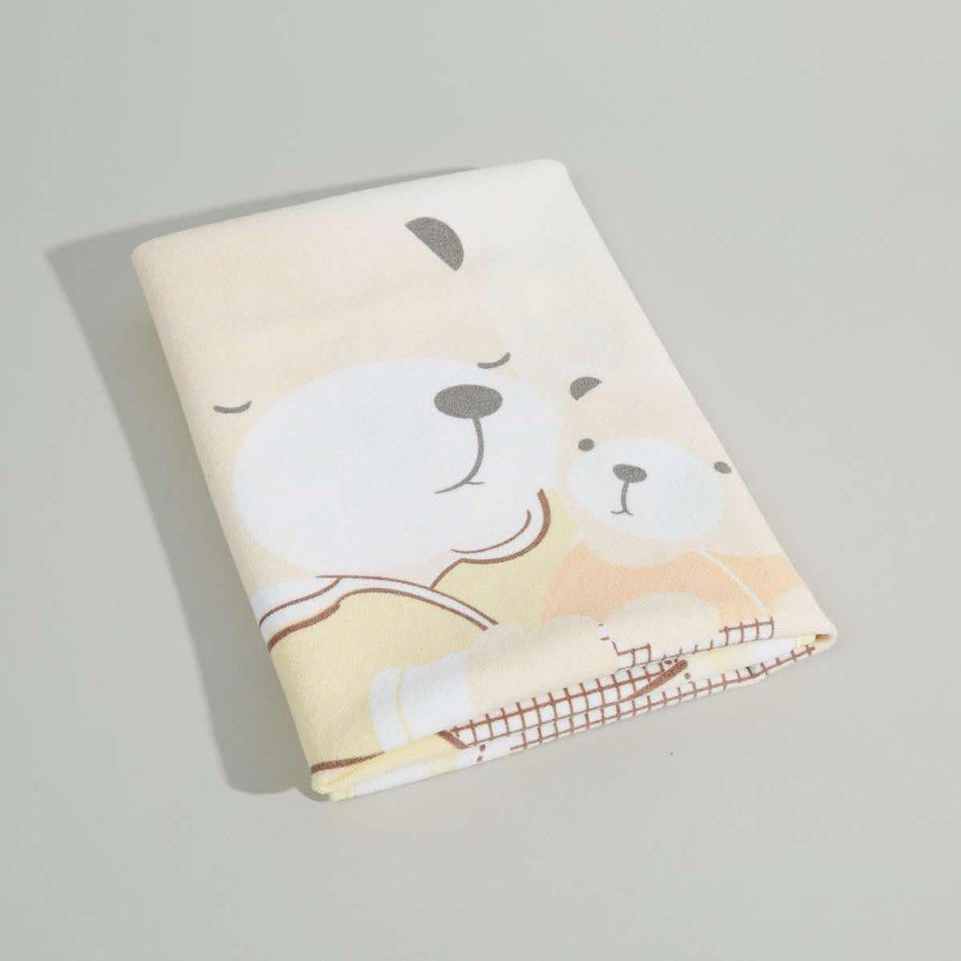 Juniors bear print waterproof changing mat (Category: Changing Mats & Accessories) located in Mandaluyong City. Submitted by kidssection_2891 (Listing ID 1357332234, Image 1). Description: Actual photo posted ON hand ready to ship Kindly check photos for measurements.